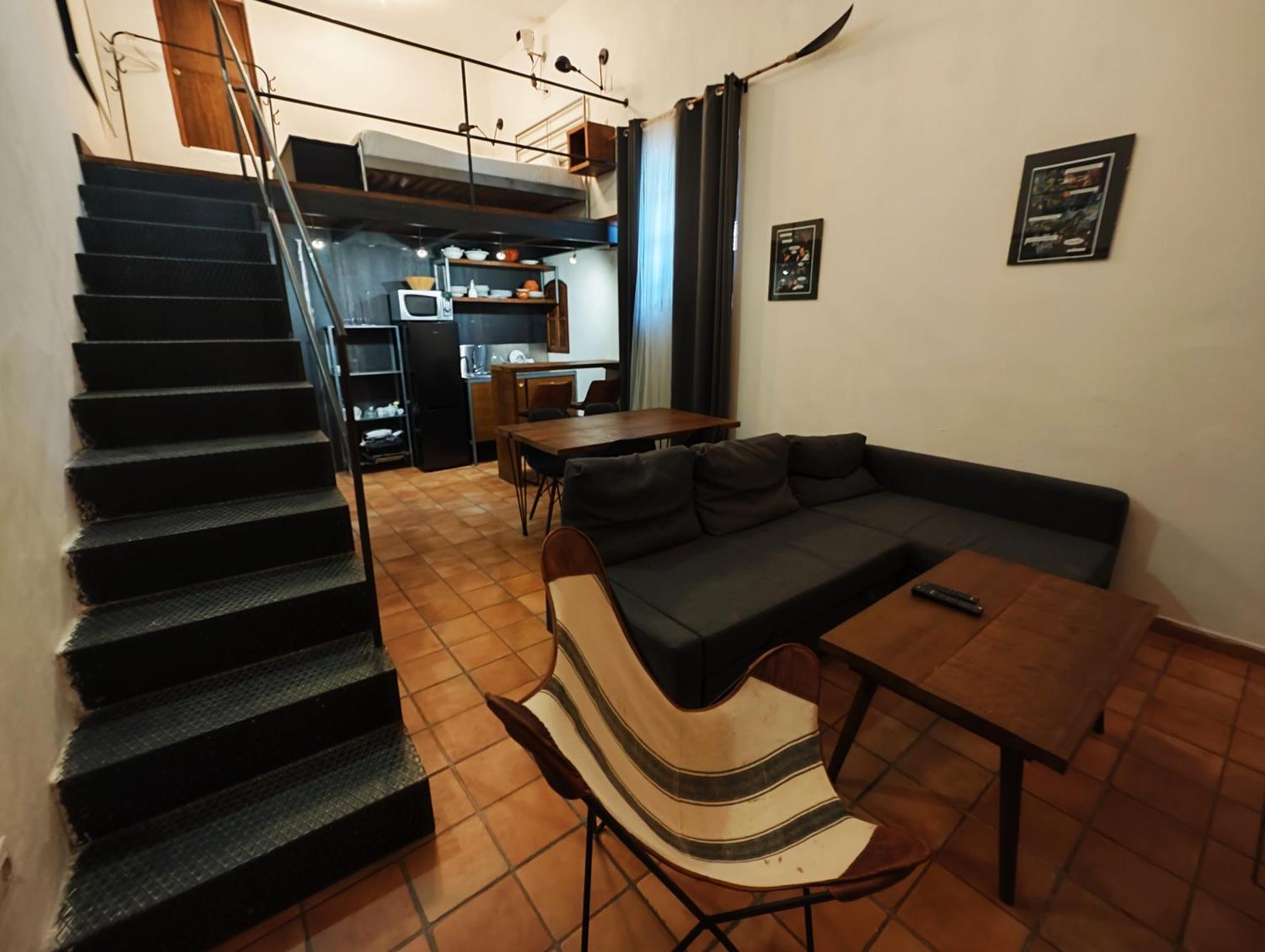 Hostal Cafe Frenteabastos 卡莫纳 外观 照片