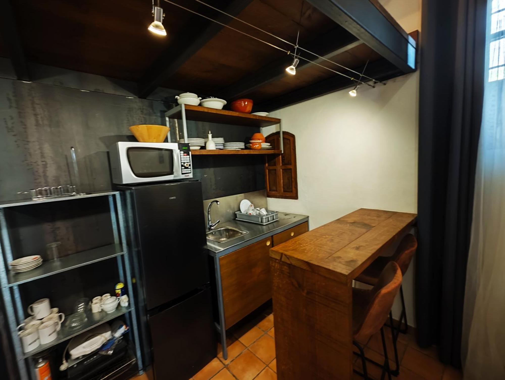 Hostal Cafe Frenteabastos 卡莫纳 外观 照片