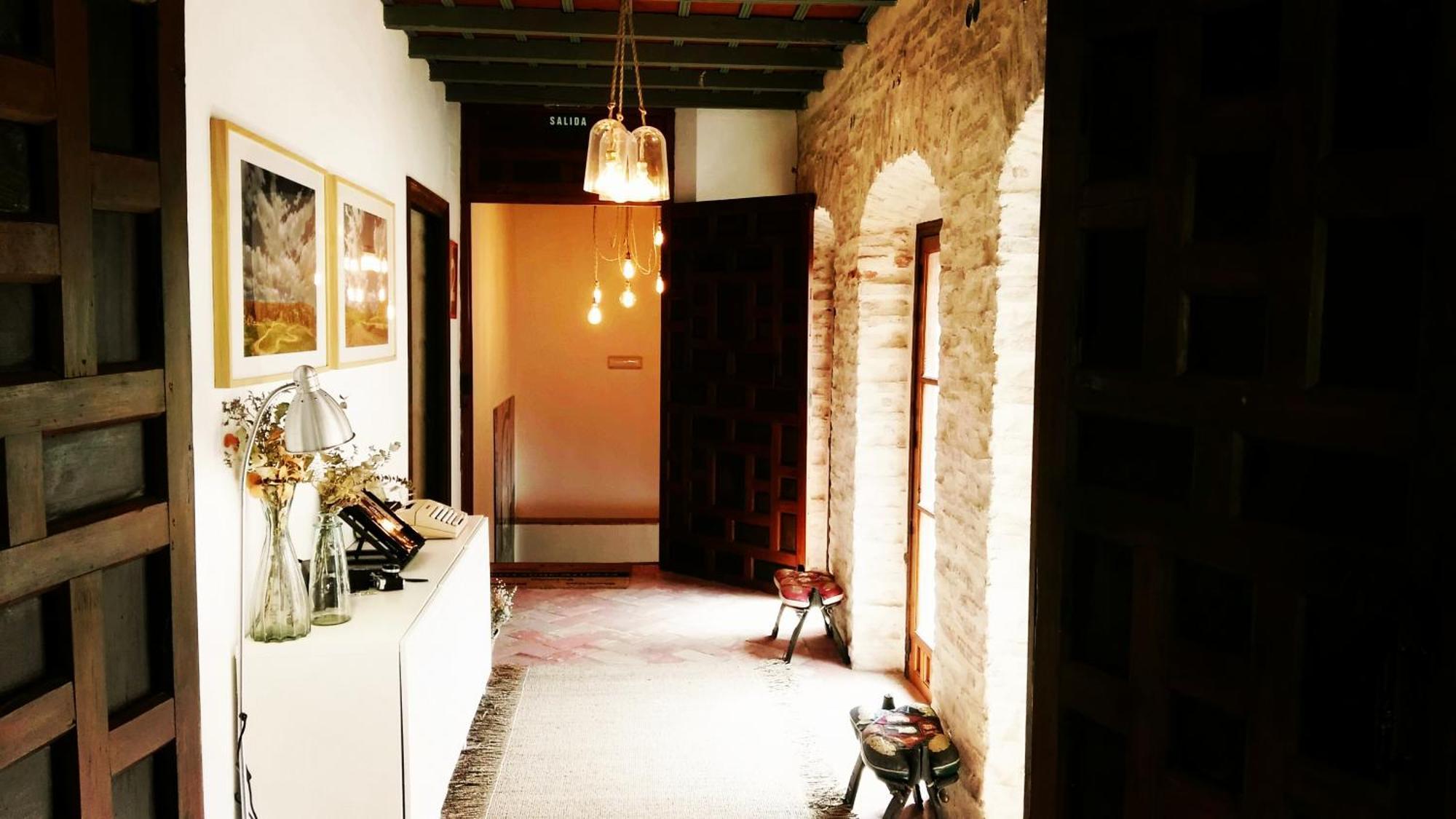 Hostal Cafe Frenteabastos 卡莫纳 外观 照片