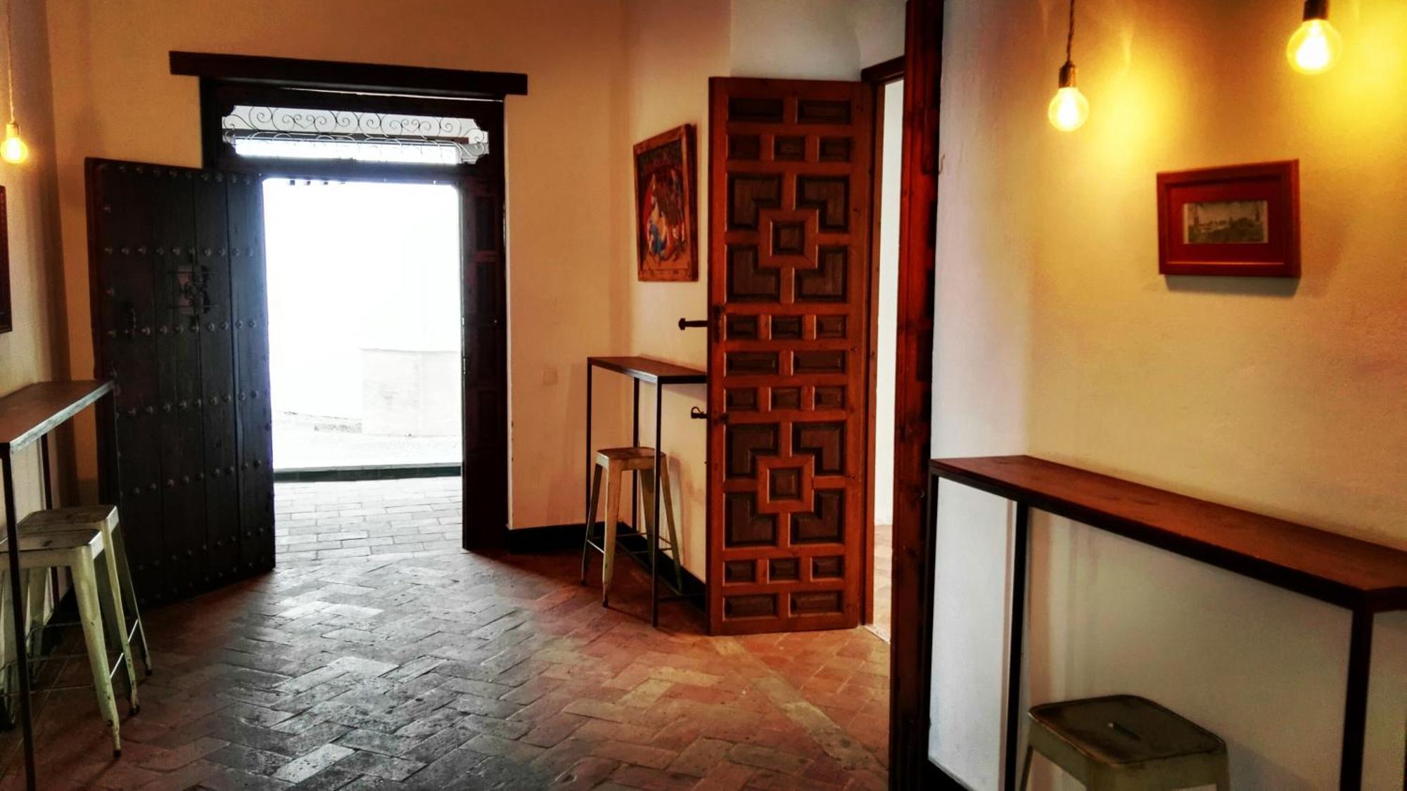Hostal Cafe Frenteabastos 卡莫纳 外观 照片