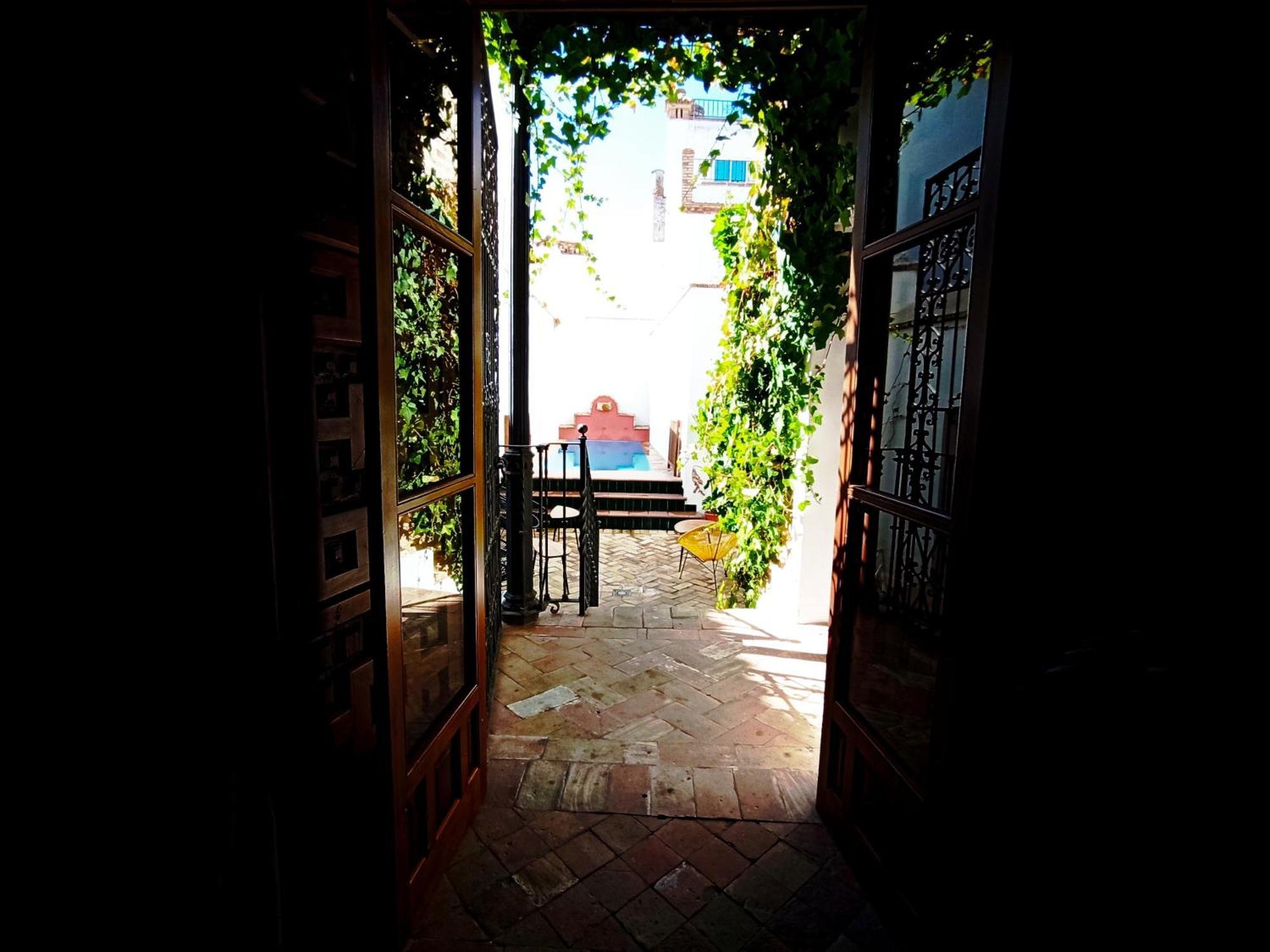 Hostal Cafe Frenteabastos 卡莫纳 外观 照片