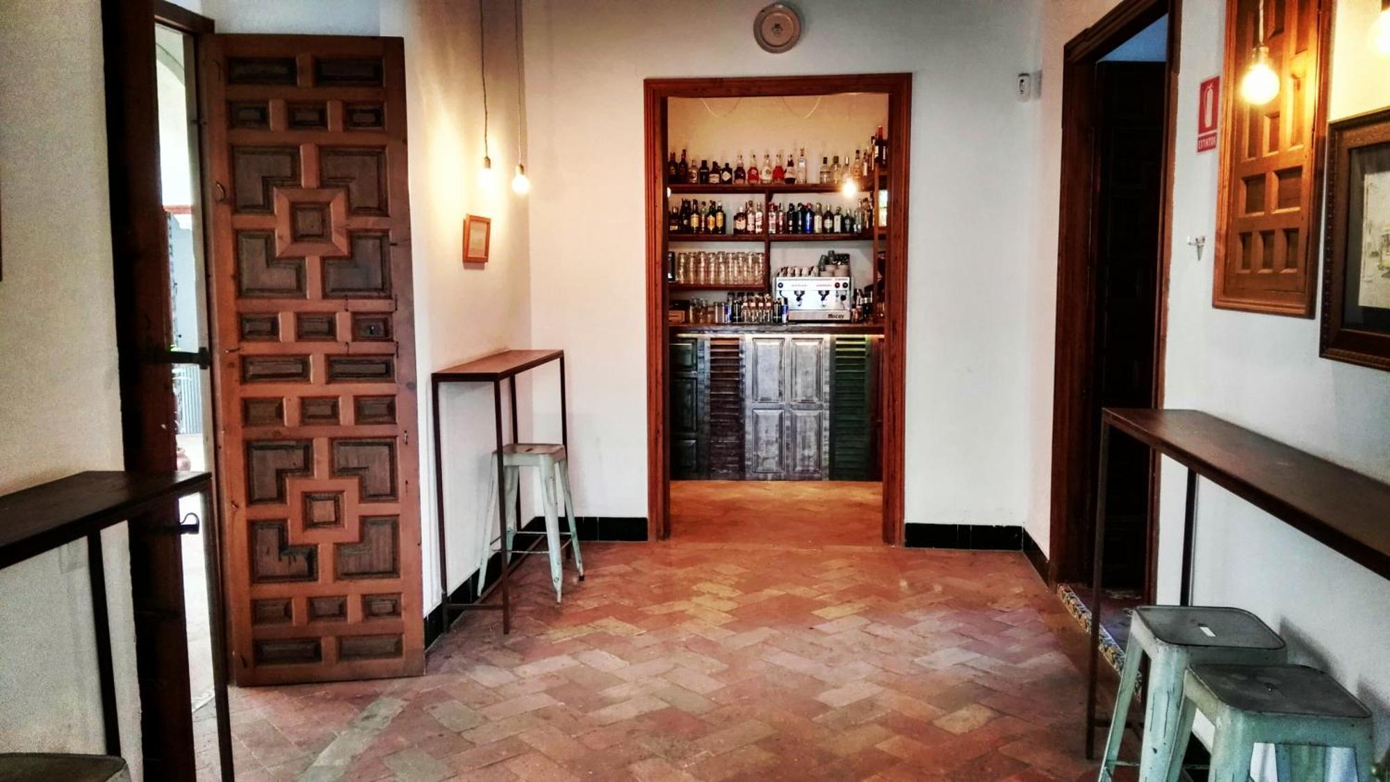 Hostal Cafe Frenteabastos 卡莫纳 外观 照片